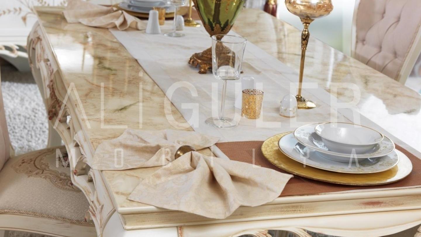 Yalı Yemek Odası